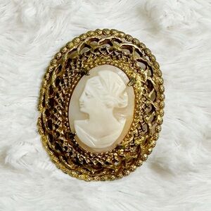 Vintage Signed Florenza Cameo Brooch